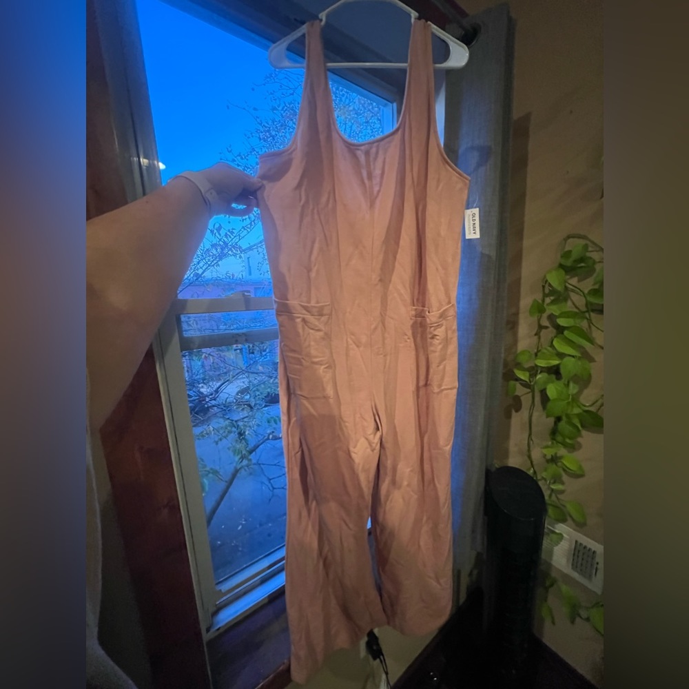 Brand new w/ tags comfy jumpsuit